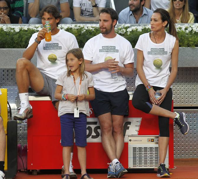 L&#39;attore Dani Rovira con la modella Nieves Alvarez insieme a Rafael Nadal (Lapresse)
